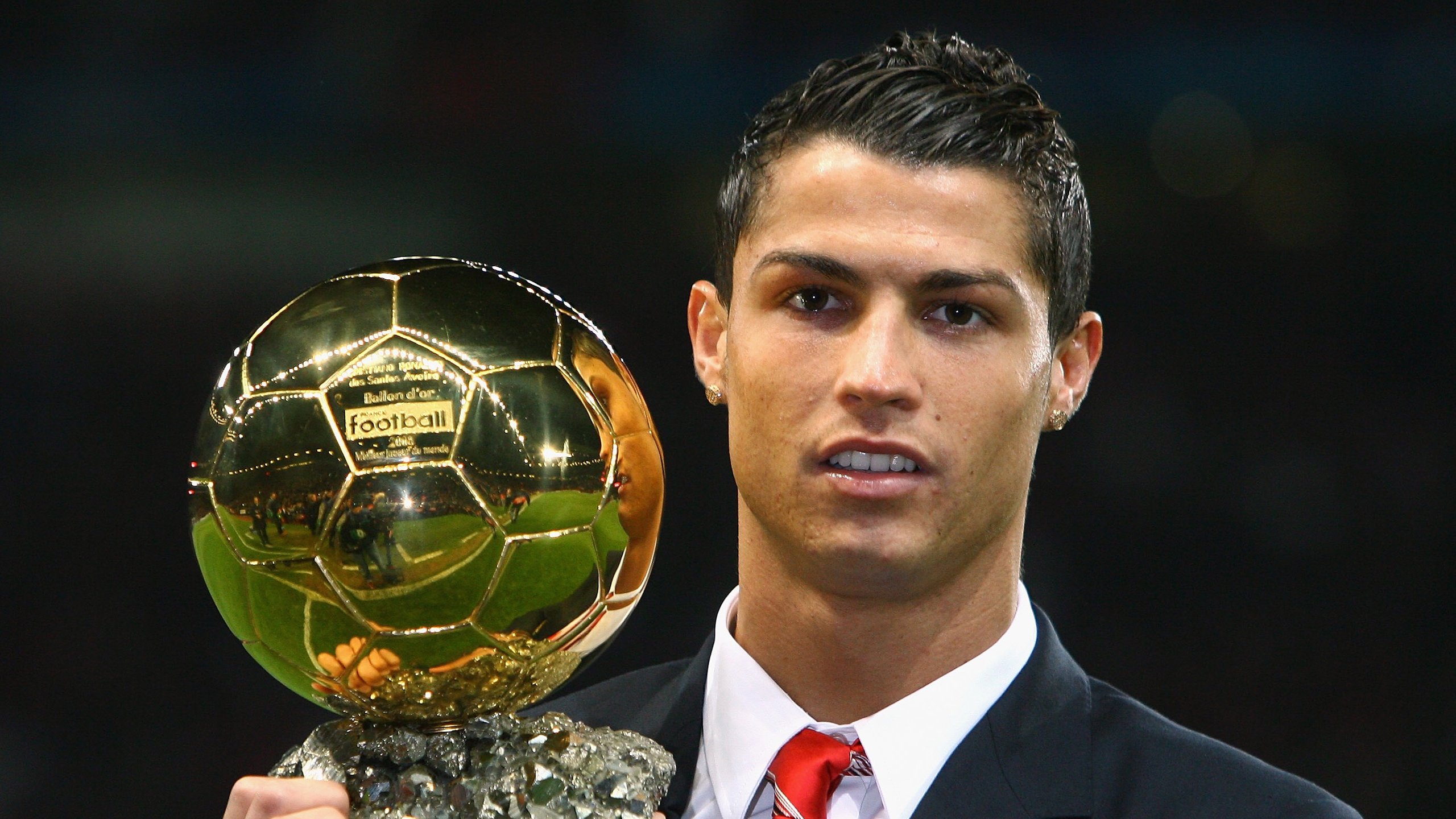 足球裁判技术装备实现智能化，执法更公平，足球裁判工具包