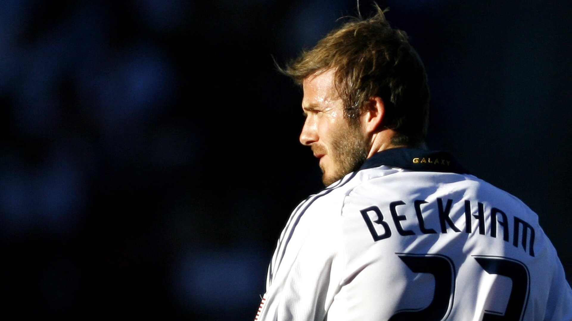 黄蜂外线球员带伤训练展现职业精神，黄蜂户外